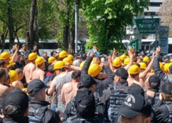 Ankara’da madencilere polis müdahalesi: Ablukaya alınan işçilere biber gazı sıkıldı